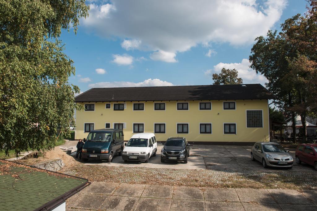 Hostel M Maribor Eksteriør bilde